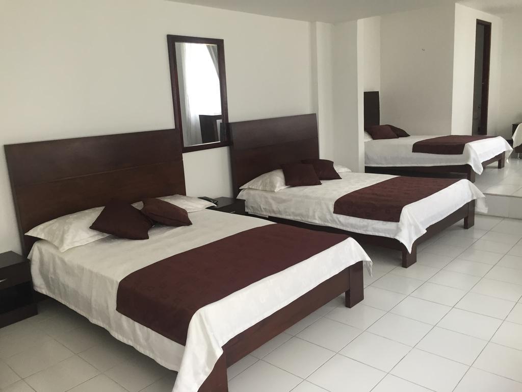 Hotel Catalina Plaza Pereira Ngoại thất bức ảnh