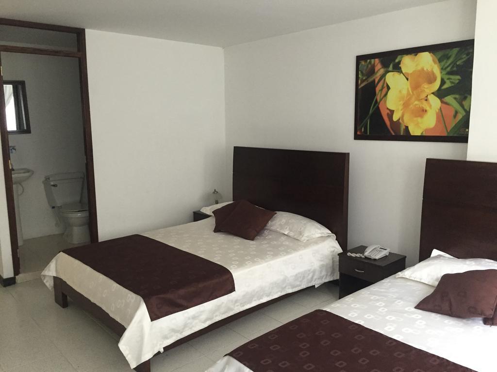 Hotel Catalina Plaza Pereira Ngoại thất bức ảnh