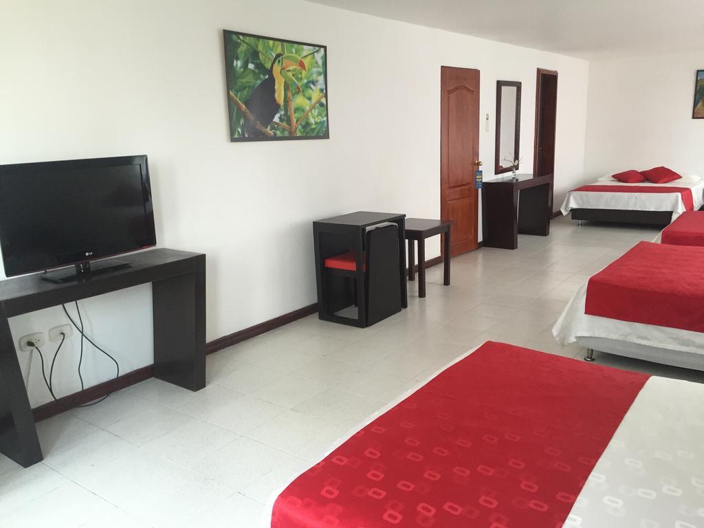 Hotel Catalina Plaza Pereira Ngoại thất bức ảnh