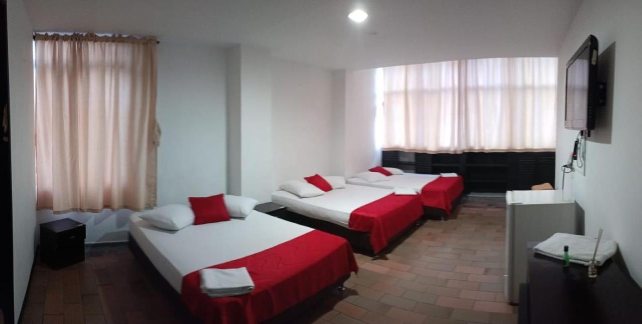 Hotel Catalina Plaza Pereira Ngoại thất bức ảnh