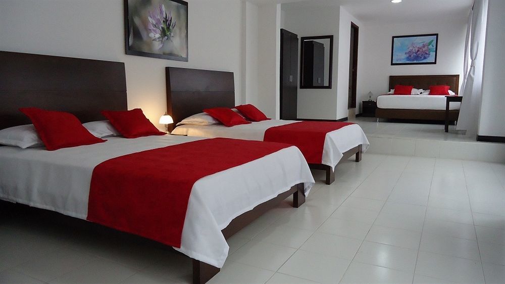 Hotel Catalina Plaza Pereira Ngoại thất bức ảnh